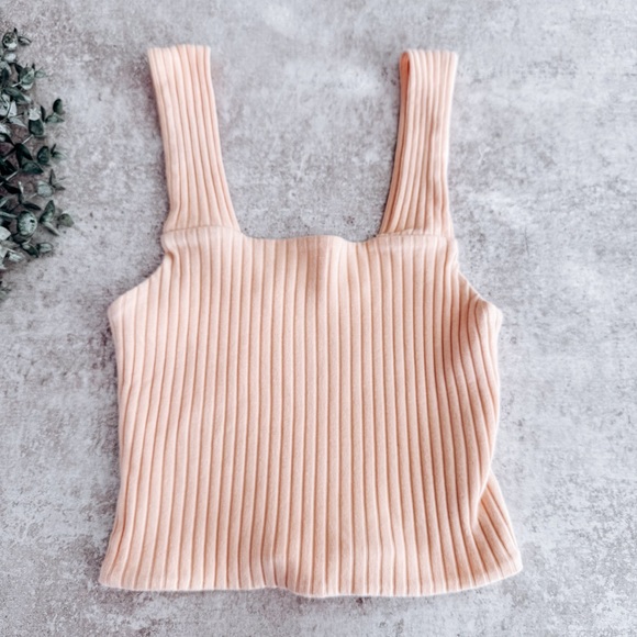 American Eagle Outfitters Tops - American Eagle Peach Ribbed Cropped Wide Strap Tank Size XS